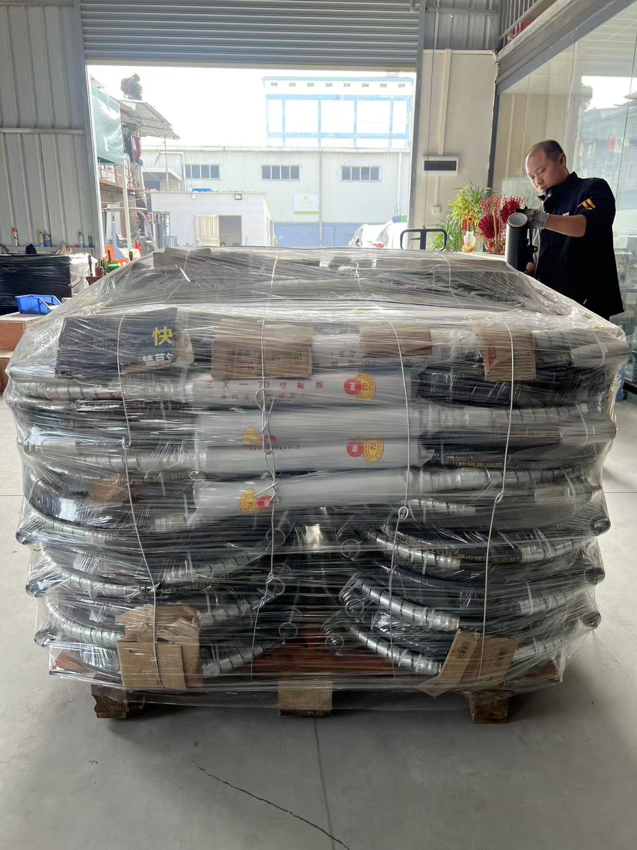 Guangzhou, Chine – [15 décembre 2025] – Jointsen exécute avec succès une importante commande d'exportation vers le Bénin, démontrant ses prouesses de fabrication et son service efficace